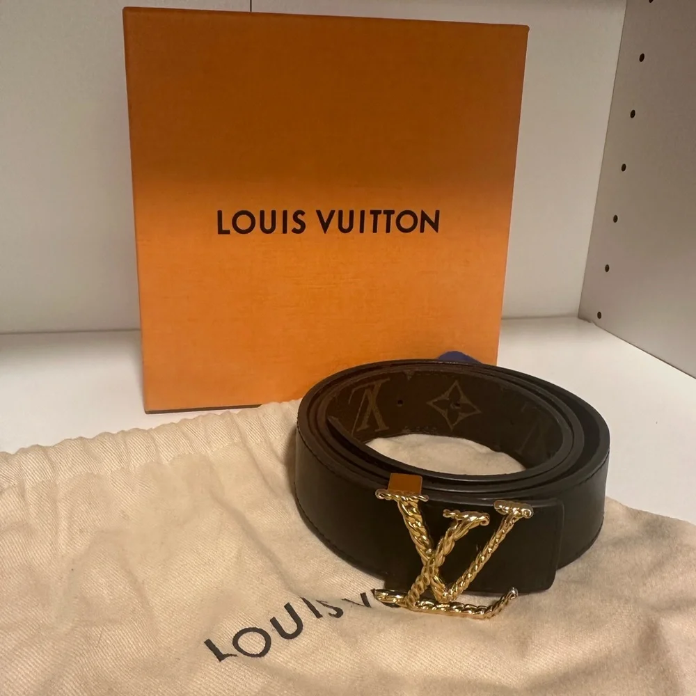 Louis Vuitton LV Initiales reversible belt with a gold-tone chain-link buckle - Picture 7 of 7